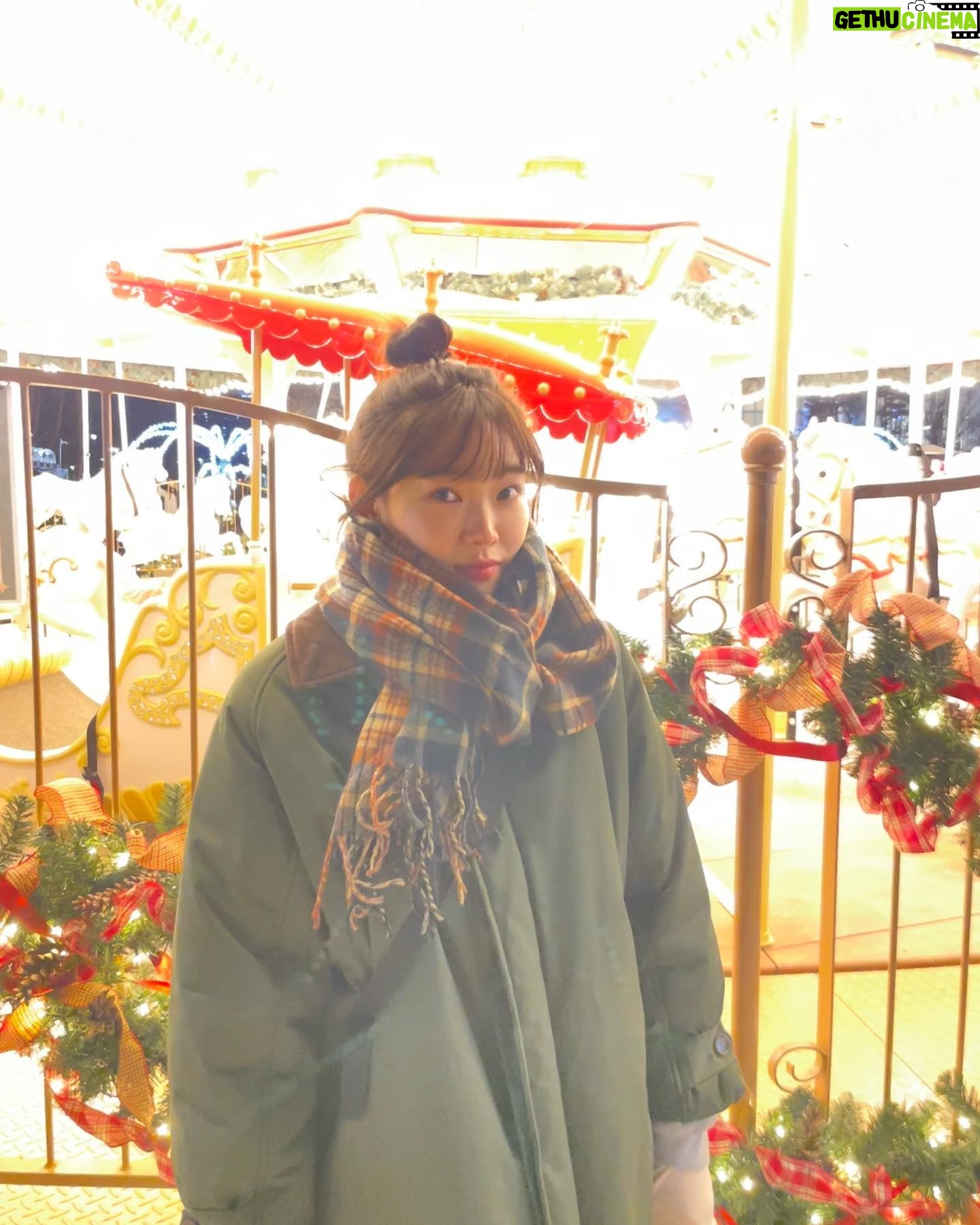 Bang Eun-jeong - 866 Likes - 연말 뭐 볼것두 없드라
#찰칵찰칵찰칵차라칵차라카가차라칵ㅋ찰ㄹ캌
#눈돌리면포토존 ㄱㄱㅑ🎄