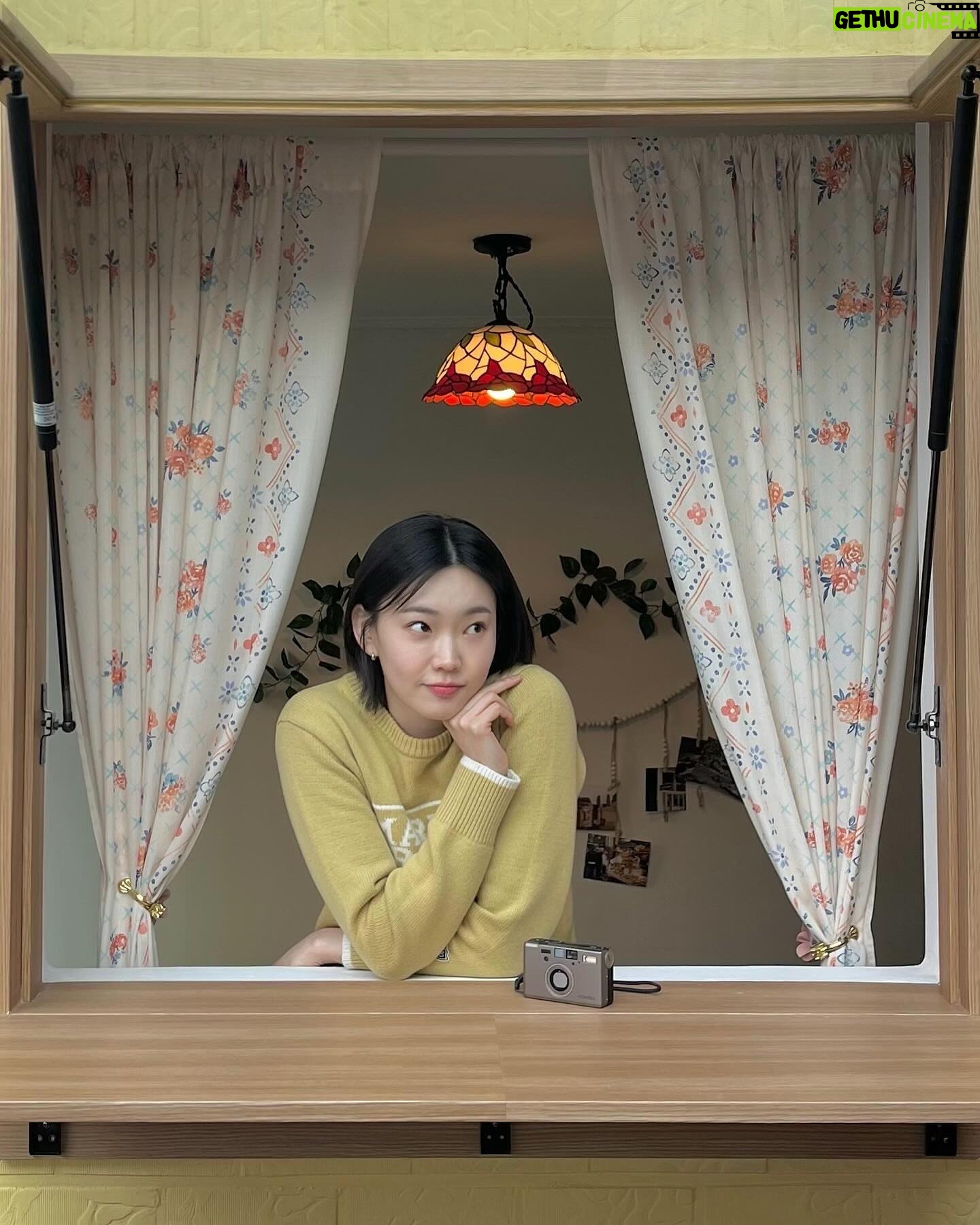 Bang Eun-jeong - 1K Likes - 날이 풀릴락 말락 ෆ╹ .̮ ╹ෆ 🌼
정신없이 바빴던 3월도 벌써 끝이라니,,
짧을 것 같은 테라스 낭만 즐기기! 4월도 모두 힘 :)💛