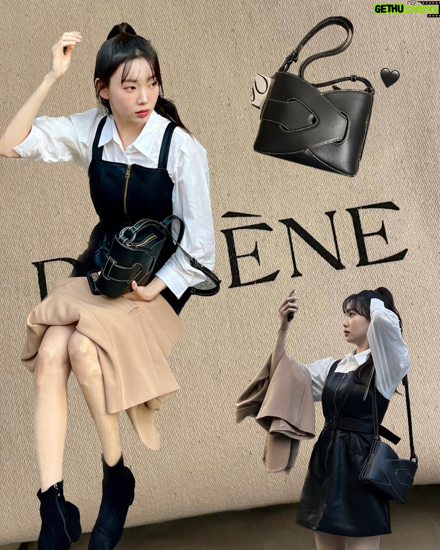 Bang Eun-jeong - 1K Likes - 평소엔 절대 없는 그런 꾸꾸날 쾅 📸
(오늘 상암동에서 우연히 혼례대첩 스탭분을 마주쳐서 멀리서 인사를 드렸는데 끝까지 못알아보심.. 저에오 저 개동..)