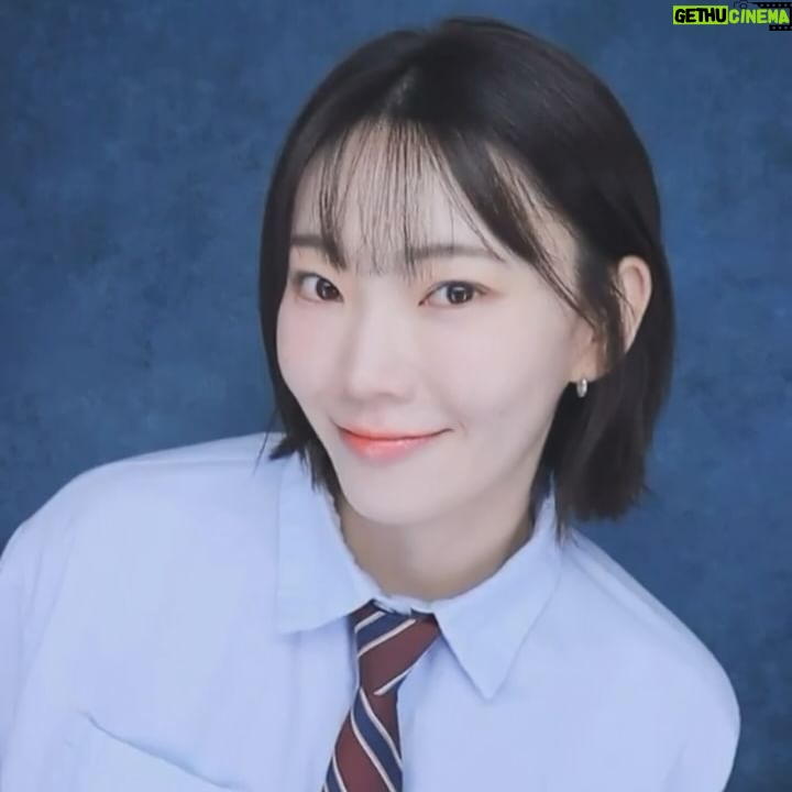 Bang Eun-jeong - 859 Likes - 혼자 갑자기 시간이 떠가지궁 🫠📸
혼#인생네컷