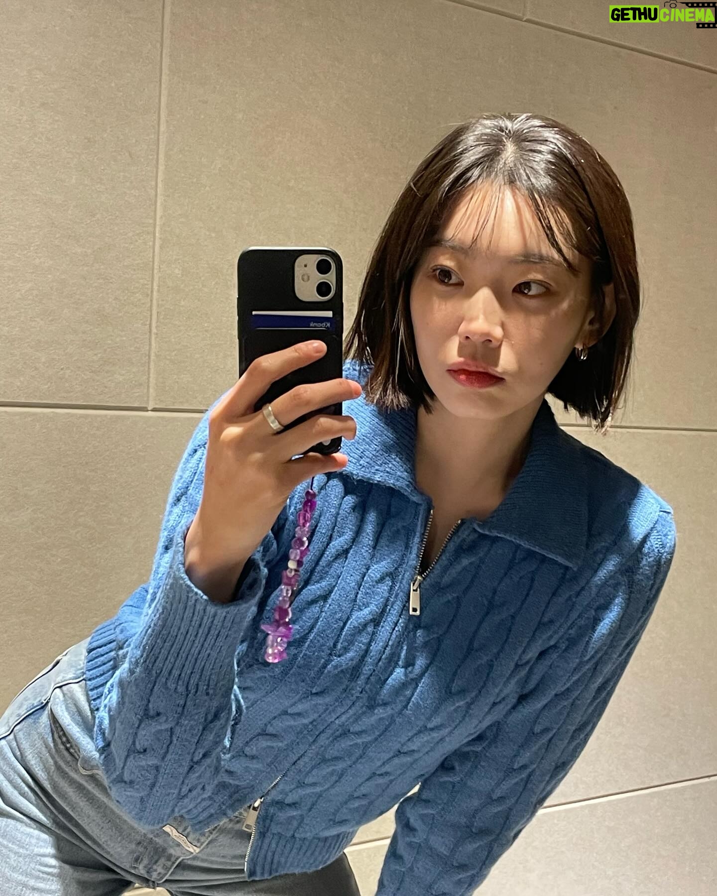 Bang Eun-jeong - 1.5K Likes - 아맞다 머리 잘랐어요!
일단 너무 편하고 완전 마메쏙 💇🏻♀️
#테슬컷 #칼단발 맞나(?)