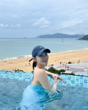 Bang Eun-jeong Instagram - 여름이었ed다,,🩵 라고 하기엔 왜이리 덥죠?