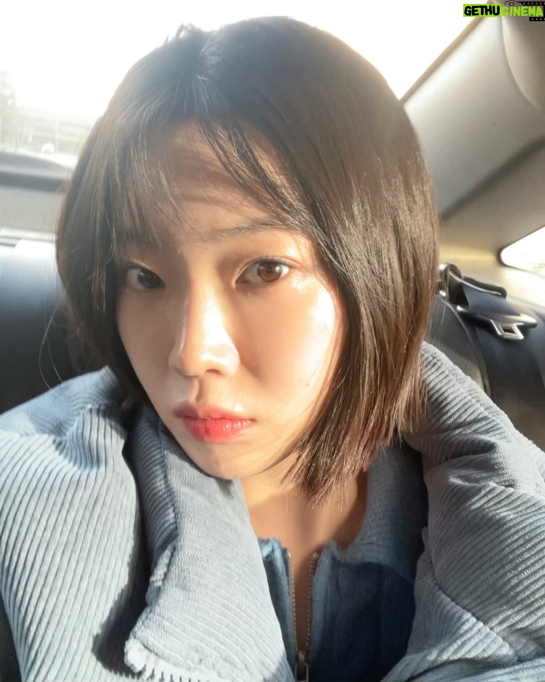 Bang Eun-jeong - 1.5K Likes - 아맞다 머리 잘랐어요!
일단 너무 편하고 완전 마메쏙 💇🏻♀️
#테슬컷 #칼단발 맞나(?)