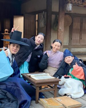 Bang Eun-jeong Instagram - 크리스마스 선물 같던 #혼례대첩 마지막화 📺
모두모두 고생 많으셨고 감사했습니다 🙇🏻‍♀️💗