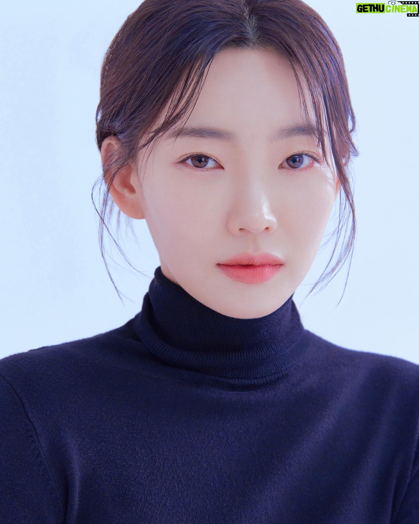 Bang Eun-jeong - 1.6K Likes - #profile 📸
새 프로필 어똔데 ,, ๑′ᴗ‵๑