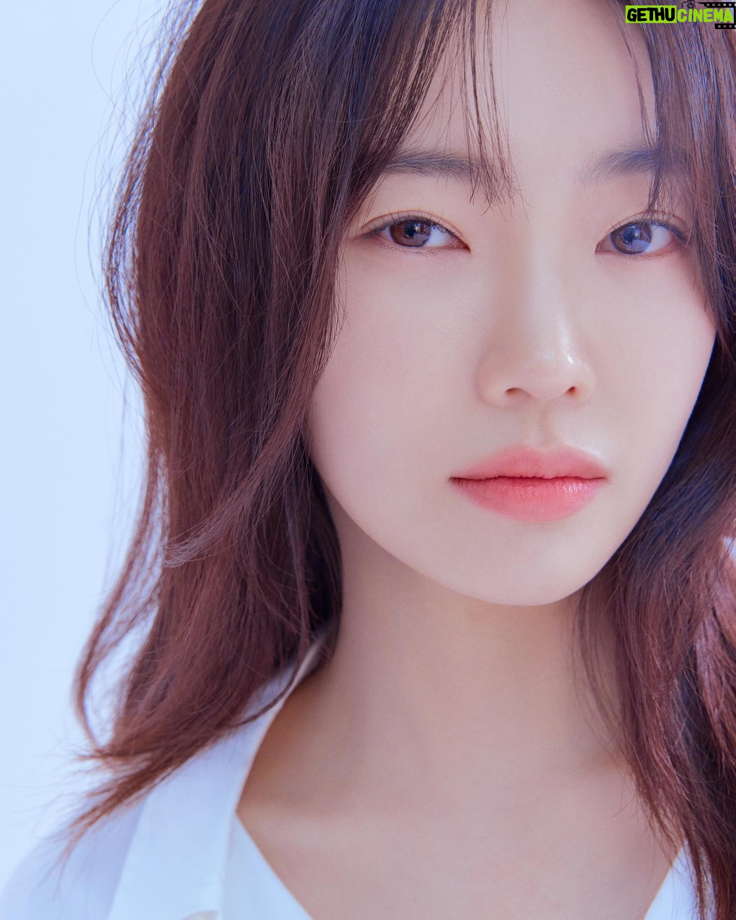 Bang Eun-jeong - 1.6K Likes - #profile 📸
새 프로필 어똔데 ,, ๑′ᴗ‵๑