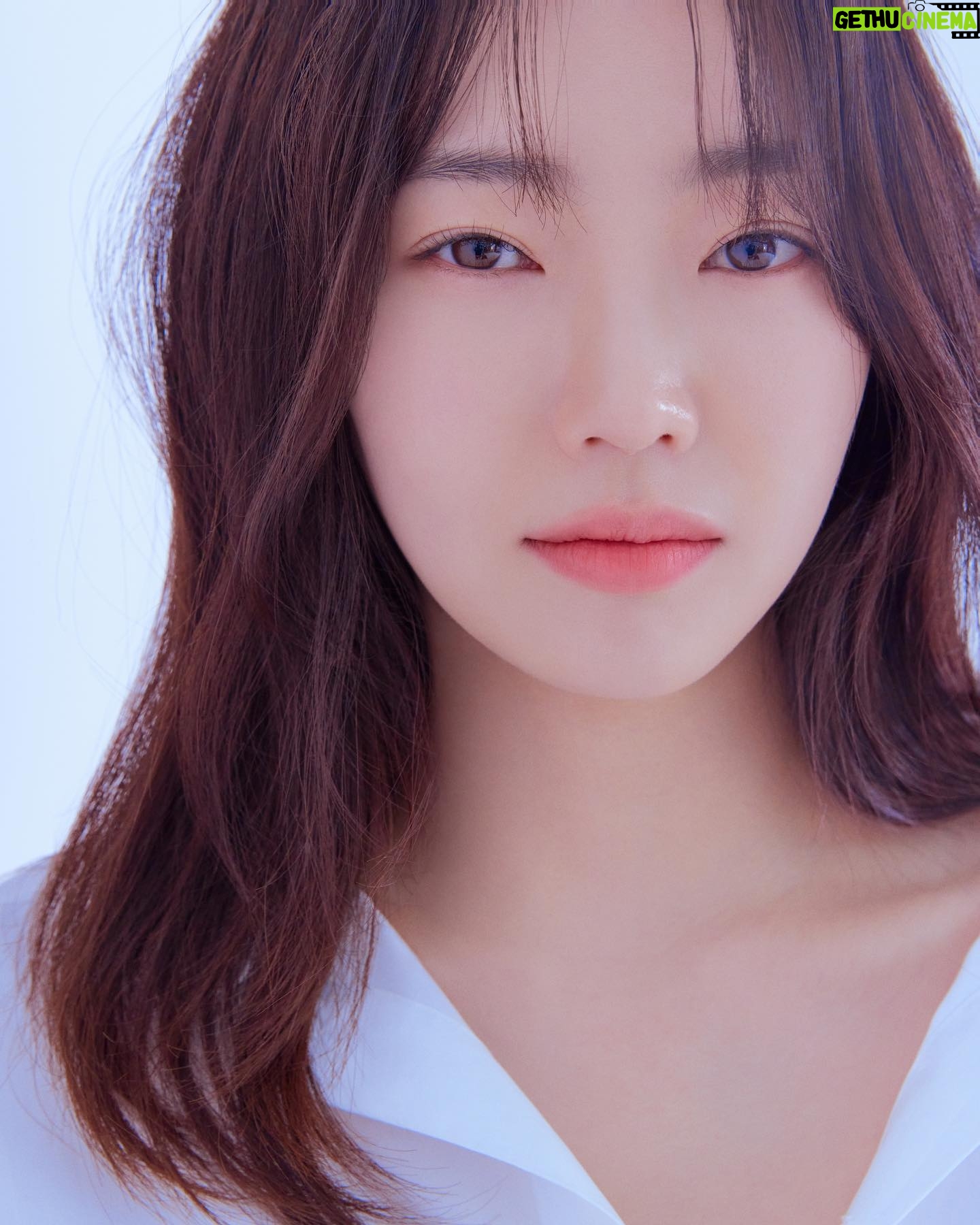 Bang Eun-jeong - 1.6K Likes - #profile 📸
새 프로필 어똔데 ,, ๑′ᴗ‵๑