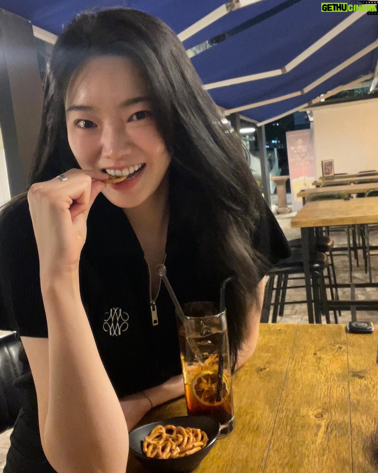 Bang Eun-jeong - 1K Likes - 요즘 테라스 날씨 🥨
