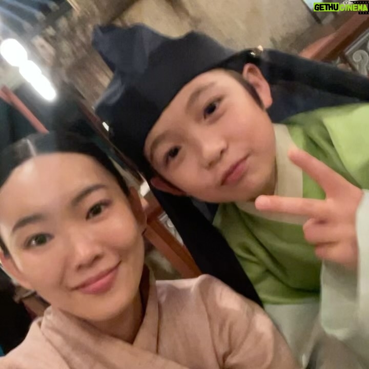 Bang Eun-jeong - 0.9K Likes - 이번주도 #혼례대첩 했겠쥬? 🥰
1_다음생엔 나도 탑돌이..
2_ㅇㅏㄱㅣ도련님 시우랑✌
3_귀여운 건 크게 봐야해
4_도련님의 붕어빵
5_키가 좀 크고 귀여운데 윙크할 줄 아는 아기 추가요
6_고사리 추가 30번
7_작은마님 간다고요?
8_또 간다고요???
9_좋아 자연스러웠다
10_고기가 타서 제 입으로 버렸어요