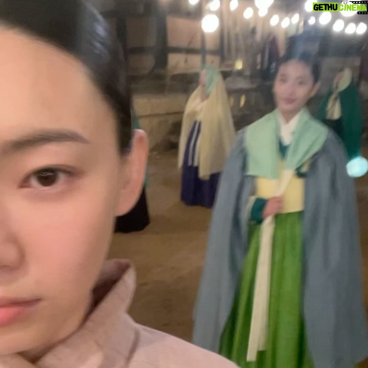 Bang Eun-jeong - 0.9K Likes - 이번주도 #혼례대첩 했겠쥬? 🥰
1_다음생엔 나도 탑돌이..
2_ㅇㅏㄱㅣ도련님 시우랑✌
3_귀여운 건 크게 봐야해
4_도련님의 붕어빵
5_키가 좀 크고 귀여운데 윙크할 줄 아는 아기 추가요
6_고사리 추가 30번
7_작은마님 간다고요?
8_또 간다고요???
9_좋아 자연스러웠다
10_고기가 타서 제 입으로 버렸어요