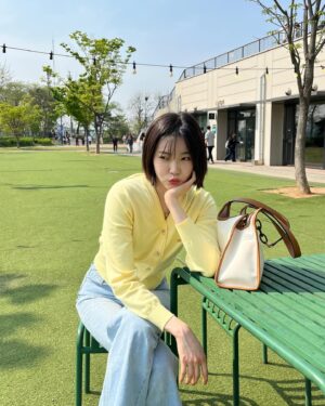 Bang Eun-jeong Instagram - 봄 가디건 새로 샀는데 오늘 26도였던 부분에 대하여..🫠
