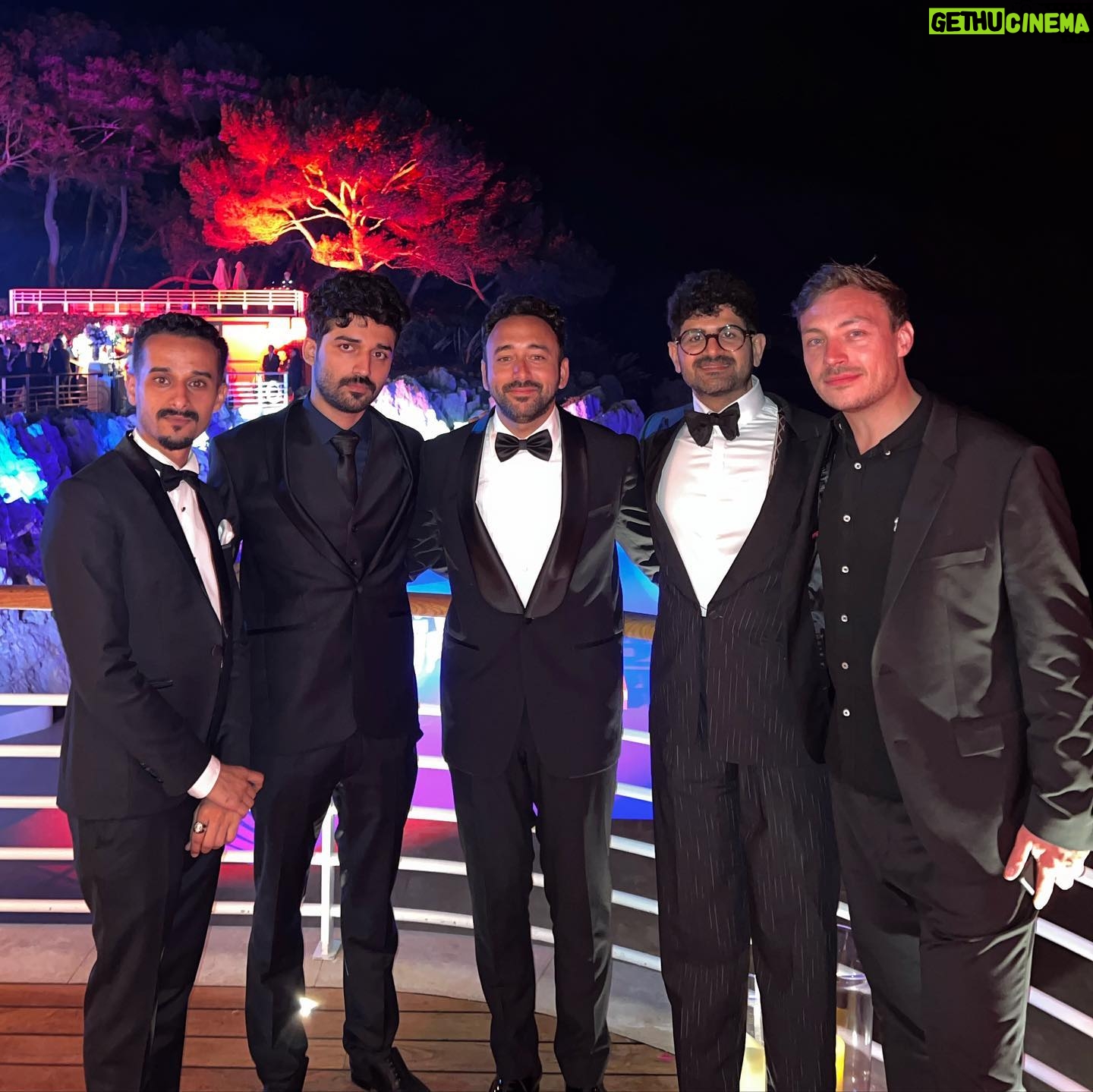 Baraa Alem - 4.1K Likes - The Boys from cannes 2022 !
الفتية الذي جعلوا كان تكون 🖤
The Family @sa.66b
The elegant @yasiralsaggaf
The real @mujtabaa_saeed
The Berliner @hanneshoehn
#cannes2022