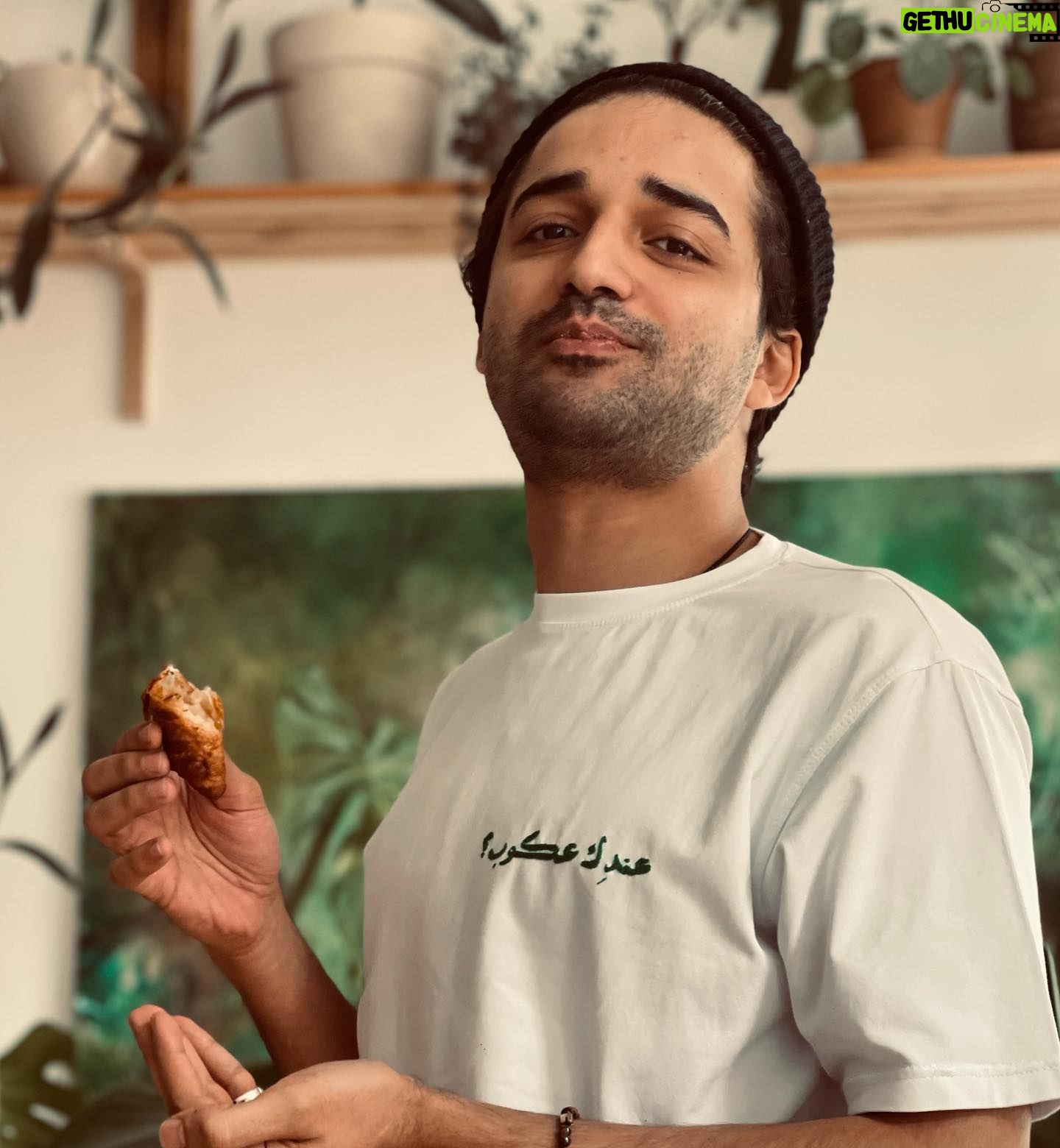 Baraa Alem - 4.6K Likes - العكوب : نبتة بريّة شوكيّة تُطهى مع اللبن واللحم والأرز، تنتشر زراعتها في فلسطين ودول الشام وقد أصبحت رمز لحريّة الفلسطينيين.
Akkoub : is a wild herb from Levantine valued by Palestinians for its culinary, medicinal and cultural significance.
@andek_akkoub
Thanks to this Amazing soul .. Janin
@janineoha
📷 by @shaker3s 🤍