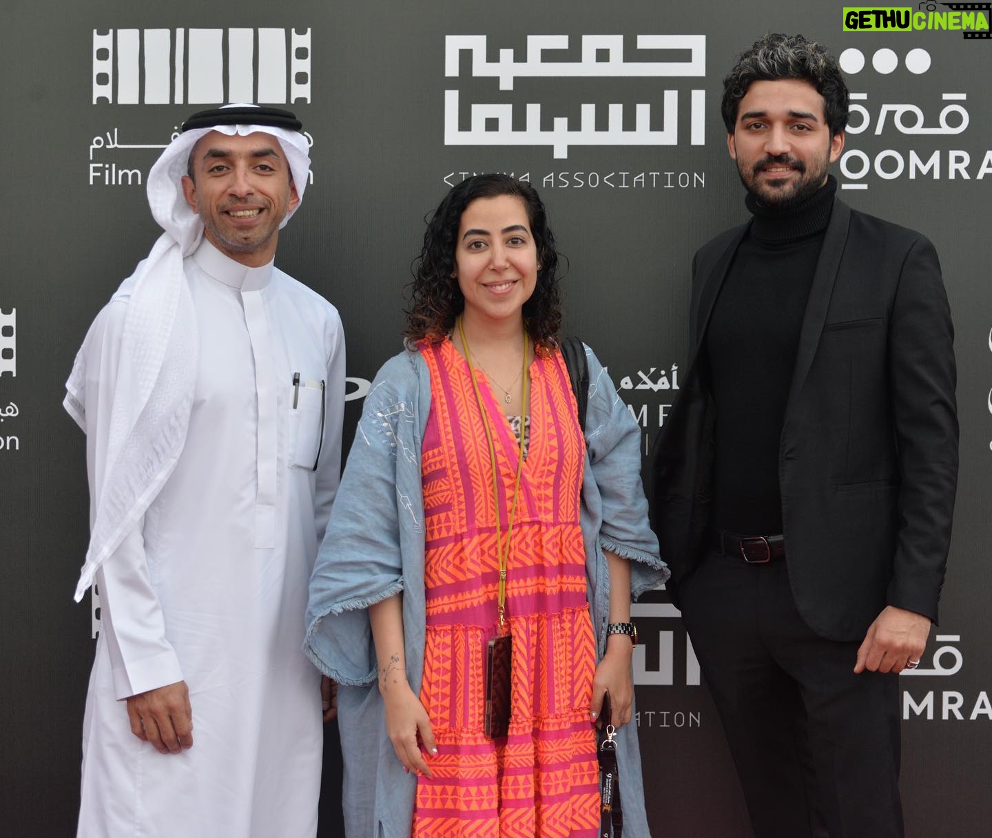 Baraa Alem - 3.8K Likes - الأصدقاء في #مهرجان_أفلام_السعودية ، هذا اللي يخلي مهرجاننا أقرب للعيد بالنسبة لي، نتجمّع، نشتغل، نلعب، نسهر وأكيد نشوف أفلاااام
My friends in @saudifilmfestival , that’s what makes it more of our version of Eid, we reunite, talk work, play, and of course watch alot of films.
📷 By @n9jy