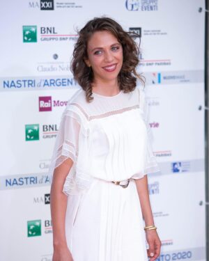 Barbara Chichiarelli Instagram - Premio Graziella Bonacchi 2020.
Io riparto da qui.
Grazie,ancora,a lungo.

Ph : Leonardo Puccini
Press office: Susanna Maurandi - Giulia Martinez
Opera d’arte/Premio : Simone Sterpetti 
Felicità: Barabara Chichiarelli

@nastridargento @raimovieofficial @volver.actor @othersrl @fabiodinnocenzo @pepitoproduzioni 
#nastridargento #maxxiroma #favolacce
@albertaferretti