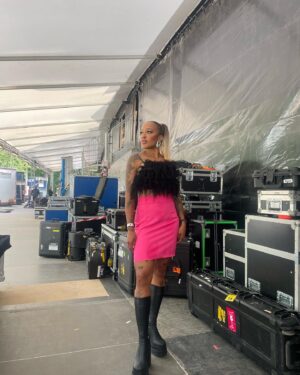 Barbara Moleko Instagram - Kæmpe tak @smukfest elsker jer!
Tak for glam @mortenkongsbak @soerenleschmidt
