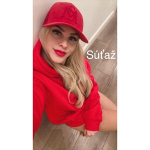 Barbora Balúchová Instagram - Ďakujem vám z celého srdca za gratulácie k narodeninám🤍🙏🤍 a spoločne s @m_style_colors_official sme si pre vás pripravili narodeninovú súťaž o skvelé ceny. Na výber máte množstvo farieb a šiltovky sú unisex.
🎁 1 cena: mikina   tričko   šiltovka
🎁 2 cena: tričko   šiltovka
🎁 3 cena: tričko
 PODMIENKY SÚŤAŽE:
🥰 follow @m_style_colors_official 
🥰 follow @barborabaluchovaofficial 
🥰 označ do komentáru 2 kamarátky 
🥰 daj like na túto fotku

PS: za zdieľanie do príbehu automaticky dostávate 15€ poukážku na nákup na stránke 

Súťaž potrvá do tejto nedele(11.12.2022)
DRŽÍME PALCE🍀