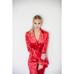Barbora Balúchová Instagram - ❤️ do tejto červenej som sa zamilovala. Nadherný, pohodlný kostým od @katie_dgn 
📸: @misosmrcok