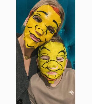 Barbora Balúchová Instagram - Mali to byť masky Shreka a Fiony🤣 
Tak dúfajme že účinok pletovej masky bude lepší ako vizuál😉 pekný víkend
