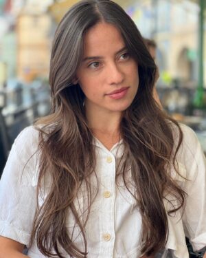 Barbora Černá Instagram - Mamka mě pozvala na oběd. Zase jsem si dala kulajdu… @ivetcerna 🖤 My holidays and times without make up are over, now it is time to face new challenges the future and autumn bring... Sílu všem, howgh!