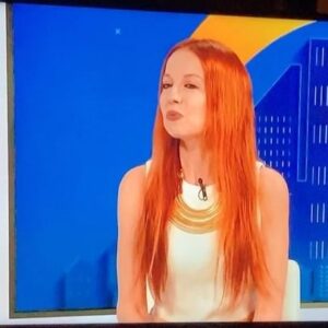 Barbora Fišerová Instagram - Děkuju za milý rozhovor pro pořad Svět A11 s moderátorkou Terezkou Stýblovou🎬🙏
#tva11#sveta11#barafiserova#terezastyblova