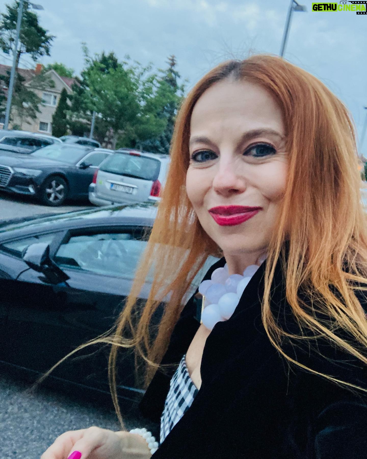 Barbora Fišerová - 9 Likes - Tak ještě v černém…Paráda …
#lamborgini#mladoboleskavskyfilmovyfestival#slavnostnizakonceni#jizda#rychlost#auta