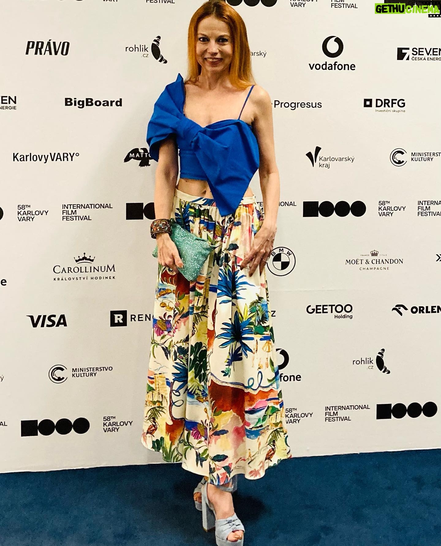 Barbora Fišerová - 14 Likes - Červený a modrý kobereček🤣
#kviff#kviff2024#filmovyfestivalkarlovyvary#saryvarx#film#jakokazdyrok
