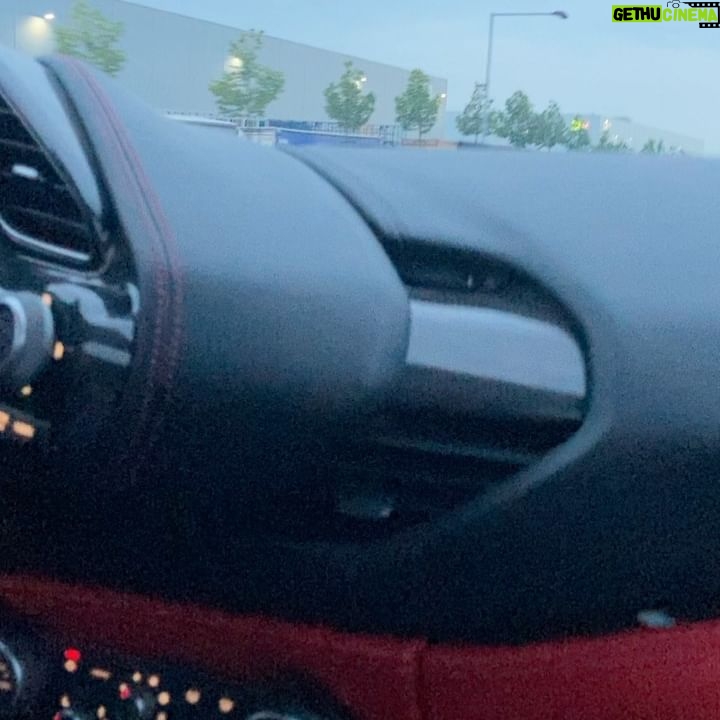 Barbora Fišerová - 15 Likes - To byla jízda … v červeném 🚘🏎️
#ferarri#mladoboleslavskyfilmovyfestival#mladaboleslav#tobylajizda#slavnostnizakonceni#rychlost#auta#vitrvevlasech