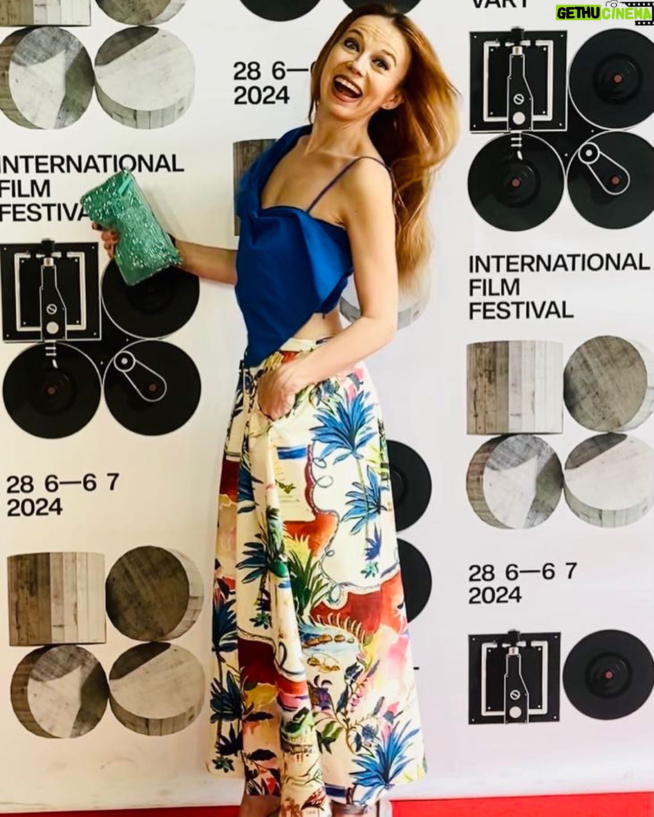 Barbora Fišerová - 31 Likes - První den na Kviff …na nejkrásnějším filmovém festivalu Karlovy Vary…58.ročník …ještě se vrátím 🎬☀️
#kviff#kviff2024#58.kviff#filmovyfestivalkarlovyvary#saryvary#karlovyvary#filmoveleto#lor#lornatuzziparty