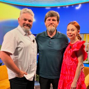 Barbora Fišerová Instagram - Milé povídání s hercem Martinem Kubačákem. Dobrý večer @tva11oficialni @fiserovabara @josefmelen @kava_melen