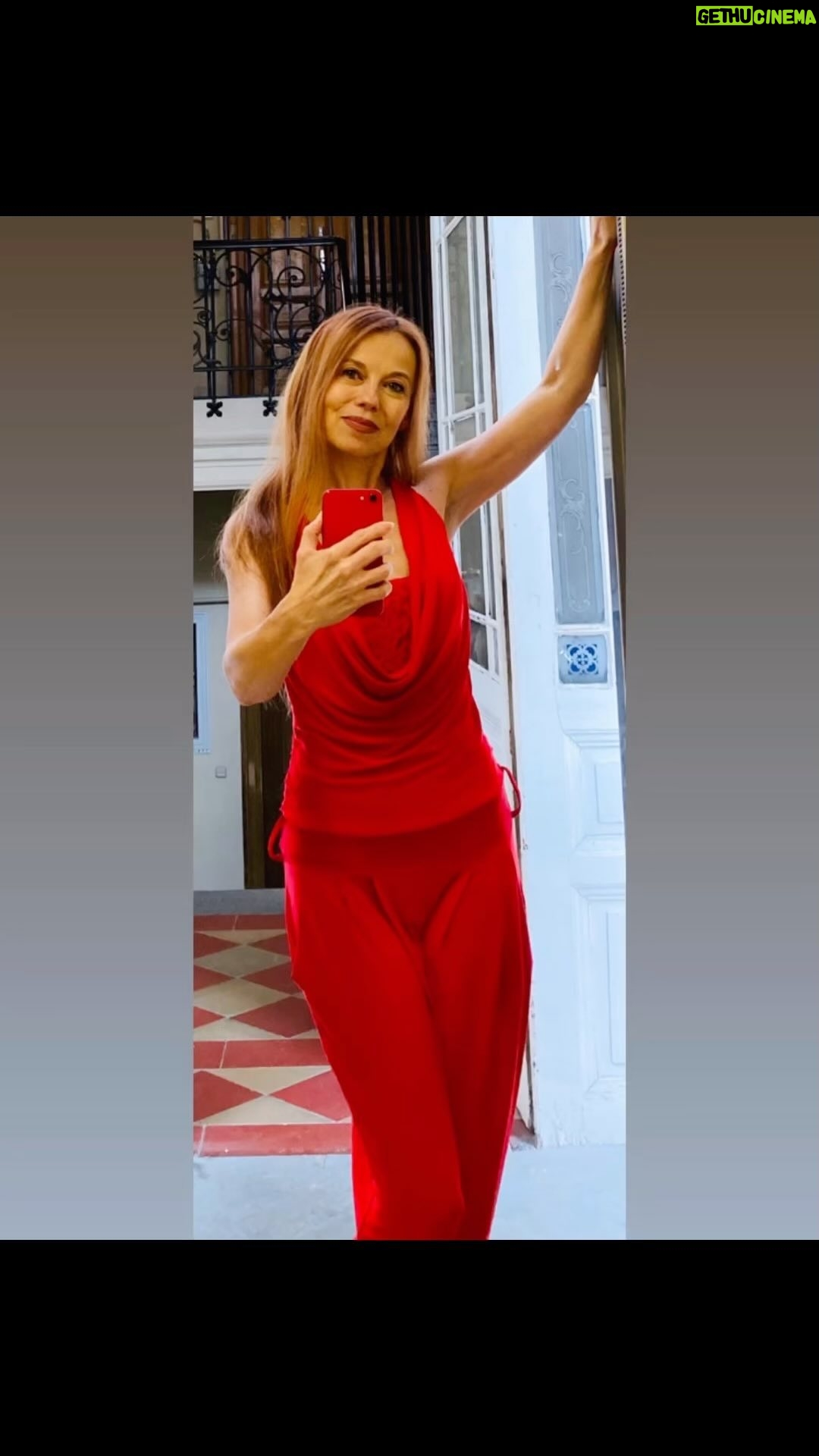 Barbora Fišerová - 10 Likes - Tyhle kousky mého oblečení najdete v charitativním bazárku Hanky Kynychové 5.6. od 10h do 17h na adrese: Pankrác House, Lomnického 1705/5-9, Praha 4….s velkou radostí jsem je do charitativního bazárku věnovala pro dobrou věc a pomoc… ať vám sluší a přinesou štěstí 🍀❤️
@nadacnifondhankykynychove