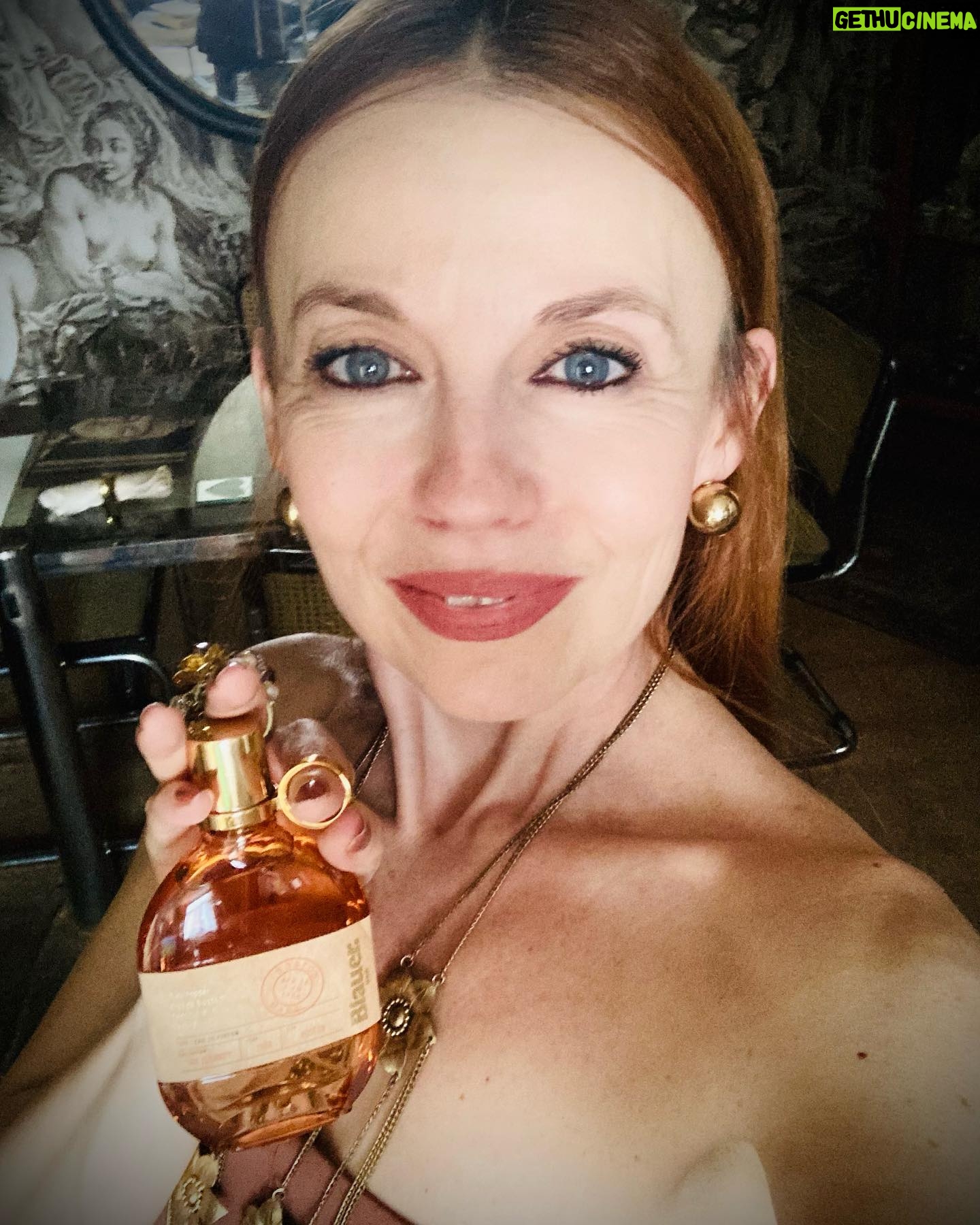Barbora Fišerová - 19 Likes - originální…tajemná…smyslná…okouzlující vůně…
Pink Pepper, Orange Blossom, Coconut Milk a Vanilla…to vše je jen jeden parfém a tím je
Blauer Eau de parfume
Vyzkoušejte a okouzlete touto výjimečnou vůní…
@marionnaud_cr
#marionnaud#blauer#smyslnost#kouzlo#vyjimecnost#zenskost#vune