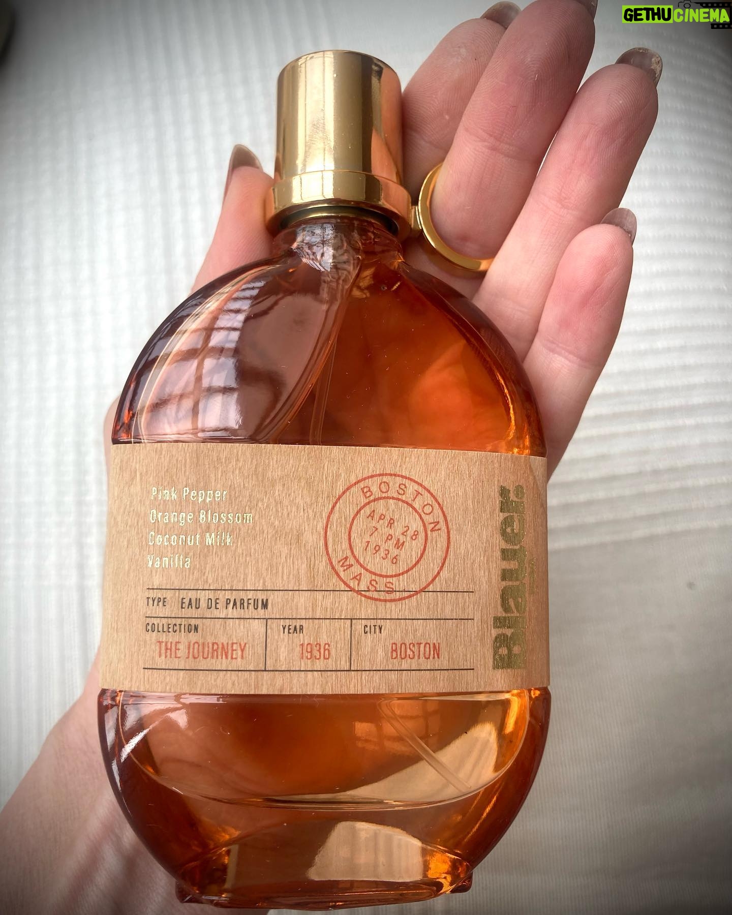 Barbora Fišerová - 19 Likes - originální…tajemná…smyslná…okouzlující vůně…
Pink Pepper, Orange Blossom, Coconut Milk a Vanilla…to vše je jen jeden parfém a tím je
Blauer Eau de parfume
Vyzkoušejte a okouzlete touto výjimečnou vůní…
@marionnaud_cr
#marionnaud#blauer#smyslnost#kouzlo#vyjimecnost#zenskost#vune