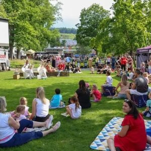 Barbora Seidlová Instagram - Tak moooc jsme si letošní @zlinfilmfestival užily!!! Děkuji organizátorům za pozvání, díky tvůrcům za úžasné filmy, všem řidičům za to že jsou vždy k dispozici přesně tam kde je potřeba… všem dobrovolníkům a delegátům… Díky za všechna setkání a objetí se starými i novými známými … a hlavně vám divákům za to že vás máme, protože bez vás bychom byli skutečně “nahraní!!! 💚