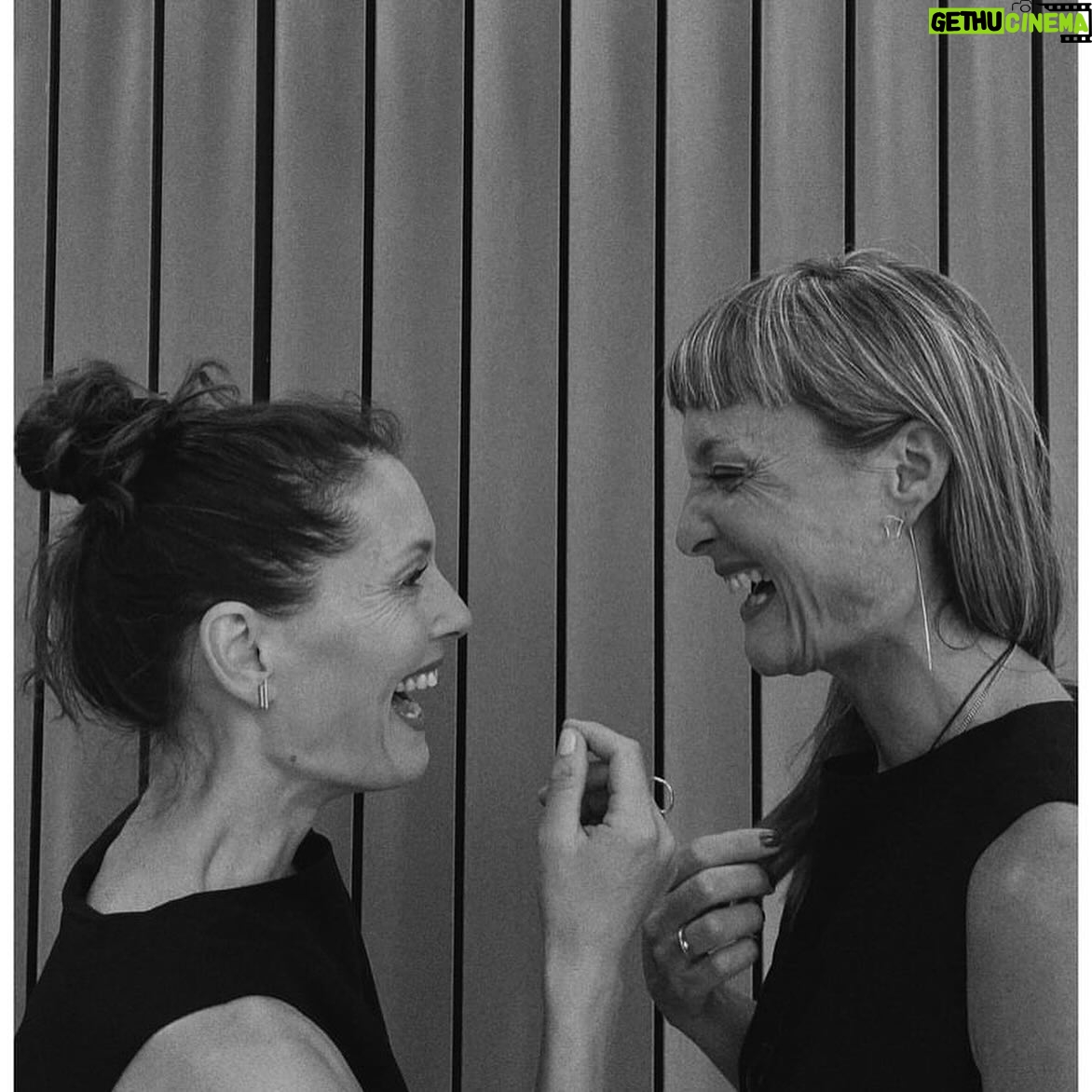 Barbora Seidlová - 637 Likes - Tak moooc jsme si letošní @zlinfilmfestival užily!!! Děkuji organizátorům za pozvání, díky tvůrcům za úžasné filmy, všem řidičům za to že jsou vždy k dispozici přesně tam kde je potřeba… všem dobrovolníkům a delegátům… Díky za všechna setkání a objetí se starými i novými známými … a hlavně vám divákům za to že vás máme, protože bez vás bychom byli skutečně “nahraní!!! 💚