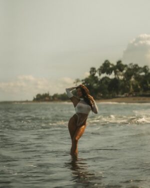 Barbora Zavadilová Instagram - Tak která je nej? 🤍✨🌊
Ještě pár pecka fotek od @la.shoot tu mám v zásobě 😍🙏

#balilife #baliisland #bali #oceangirl #islandgirl #sea #freediver #freedivegirl #girlwhofreedive