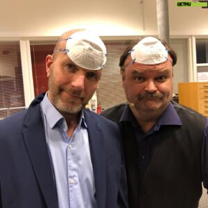 Bård Tufte Johansen Instagram - Tre års reise og 243 forestillinger med «12goderåd» er over.  Fulle saler- bråstopp-kohorter-bråstopp -fulle saler.  Vi har hatt det meste.  Takk til alle som kom, det har vært vilt gøy. Nå må jeg avvende meg å være på tur med verdens beste @antonsoise.  Det blir ikke lett.  Mulig vi må trappe ned med en tur til Thon Hotell Horten. @feelgoodistage @thaliateater