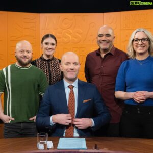 Bård Tufte Johansen Instagram - Pernille er i Moskva for å feire 1 års dag. Da er @isalillk gem og stepper inn. Vi tøffer oss og ler av hverandre sammen med  @bestmedbart og @sarahsorheim og verdens beste @goldeninsta.