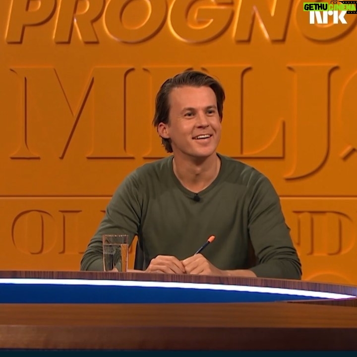 Bård Ylvisåker - 3.9K Likes - Jeg besøker statskanalen i kveld🍿.
.
(Eng.: My brother shaved his hair and we talk about it on the Norwegian 60Minutes)
