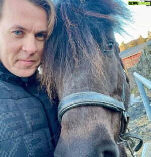 Bård Ylvisåker Instagram - Hi, this is my horse. Have a great weekend.
