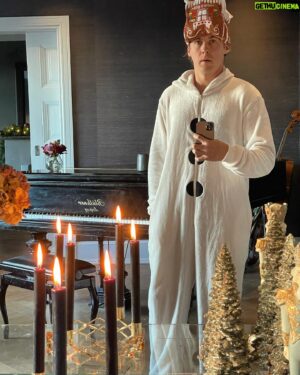 Bård Ylvisåker Instagram - God Jul da.
