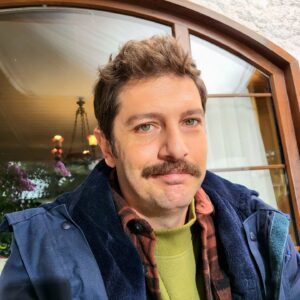 Barış Aytaç Instagram - Küçük bir set günlüğü 
1 kayıt. 2 oyunculuğun % si. 3 iyi saatte olsunlar. 4 necefli maşrapa.