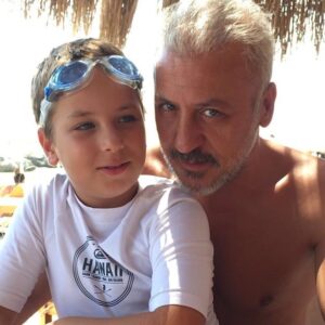 Barış Falay Instagram - #babaoğul #yaztatili photo by @korayalus #nofilter