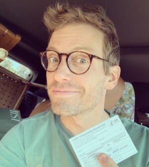 Barrett Foa Instagram - Honey, does this card make me look vaccinated? Proud member of the Mod Squad.  #moderna #modsquad #dollyparton #dollyshot #cdc #covidvacccine #ᴠᴀᴄᴄɪɴᴇssᴀᴠᴇʟɪᴠᴇs #getvaxxed