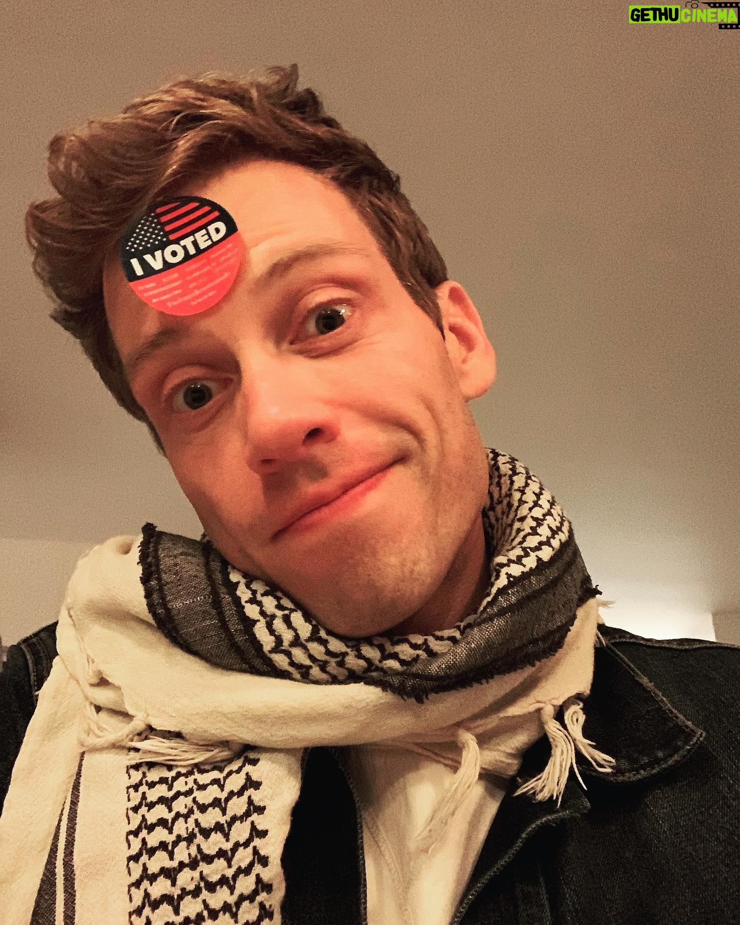 Barrett Foa - 5.9K Likes - Did you?
Voting in CA just got even easier:
- Same Day Voter Registration
- Early in-person voting
- Mail-in ballots *postmarked* March 3
- Ballot drop boxes at polls and other locations like libraries 🙋🏼♂️ Does your state make it this easy to vote? If not, ask why. Then do something about it!
#civicduty #ivoted