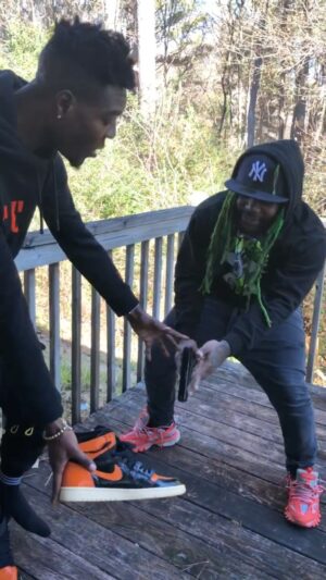 Barton Fitzpatrick Instagram - @reggiebaybee2 & myself did this skit sometime ago in ATL 🤣🤣🤣🤣🤣I just want my respect lol @reggiebaybee2 drop them emojis
