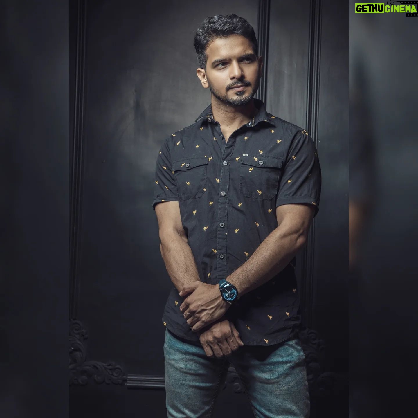 Basant Bhatt - 31.6K Likes - "Focus on your self, not on your fear. Be fearless and Brave."
In frame Very attractive and humble @kingbasantbhatt
Studio @conquerphotographystudio
.
#photooftheday #photography #basantbhatt #prarthana #conquerstudio