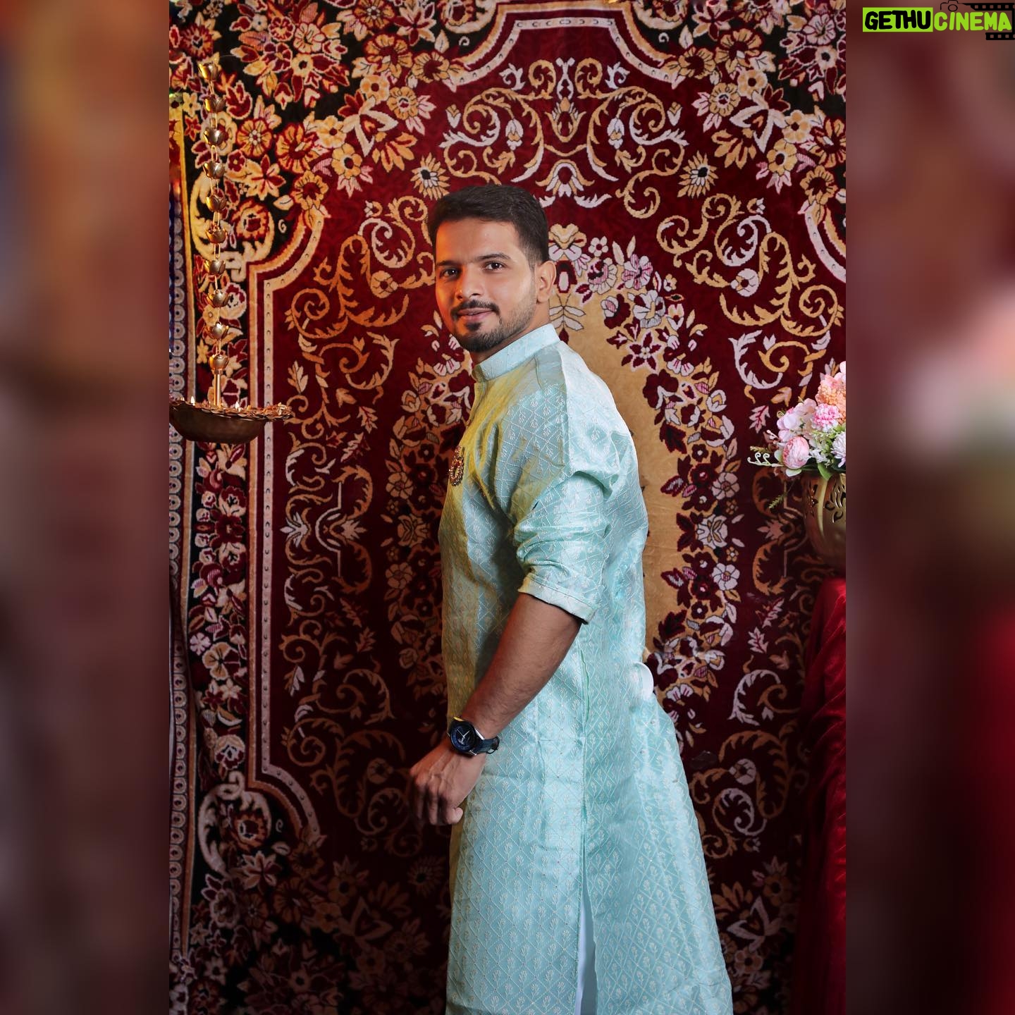 Basant Bhatt - 43.6K Likes - Be gentle yet powerful.
Clicked by @conquerphotographystudio