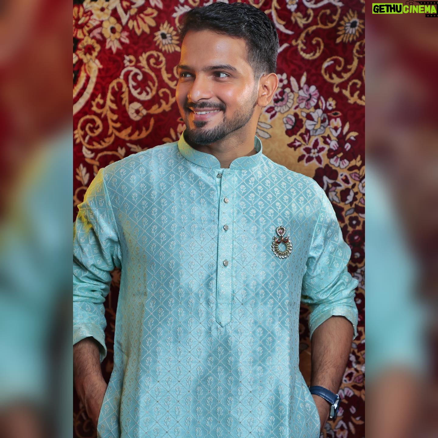 Basant Bhatt - 43.6K Likes - Be gentle yet powerful.
Clicked by @conquerphotographystudio