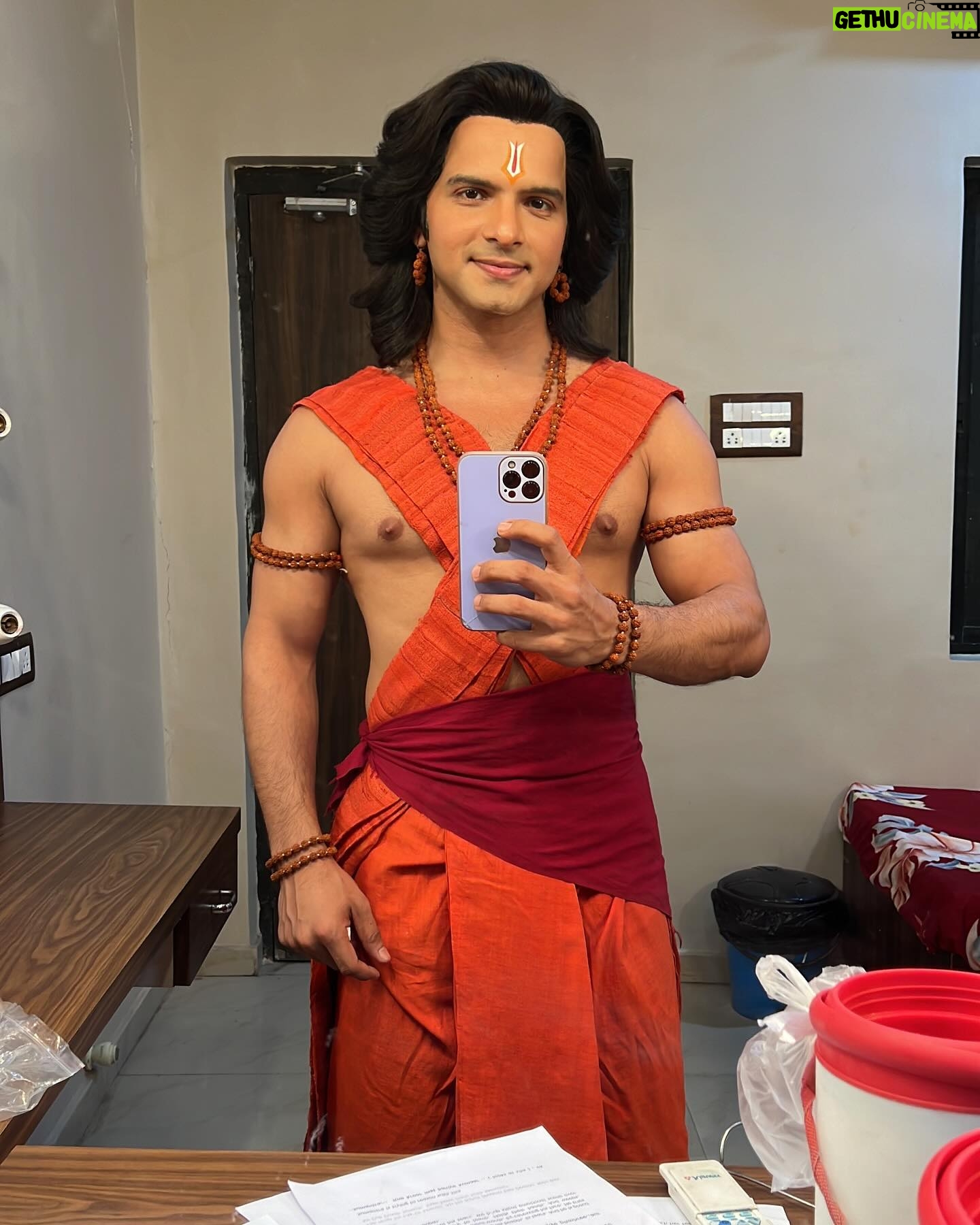 Basant Bhatt - 136.3K Likes - Laxman or Basant?